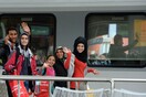 Έφτασαν στη Γερμανία οι πρώτοι πρόσφυγες στη βάση της συμφωνίας Ε.Ε.-Τουρκίας