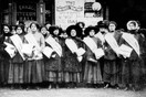 Το 1911 γιορτάζεται για πρώτη φορά η Παγκόσμια Ημέρα της Γυναίκας