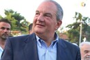 Είναι κι αυτό είδηση: Ο Καραμανλής βγήκε βόλτα στο πλακόστρωτο