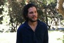 Ο Κιτ Χάρινγκτον έχει πλέον την άδεια να μιλάει για τον Τζον Σνόου (βίντεο)