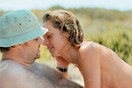 Οι δημιουργοί της ελληνικής ταινίας Suntan πήραν μια αρνητική κριτική θεατή και την έβαλαν στο πόστερ