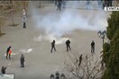 Ξεκίνησαν επεισόδια στο κέντρο- Μολότοφ στην πλ. Κλαυθμώνος