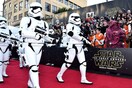 To Star Wars έκανε θριαμβευτική πρεμιέρα στο Λος Άντζελες