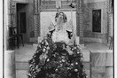 Νεκρός επί θρόνου - Eρμηνεία της αμεριμνησίας με αφορμή τις φωτογραφίες της κηδείας του Μητροπολίτη