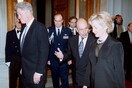 Όταν ο Μπιλ και η Χίλαρι Κλίντον είχαν έρθει στην Αθήνα πριν από 17 χρόνια