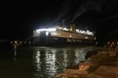 «Μάχες» στο λιμάνι Ηρακλείου - Αγρότες πολιορκούν πλοίο και έβαλαν φωτιά σε γραφείο