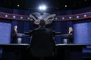 Η ώρα του κρίσιμου ντιμπέιτ: Οι πρώτες φωτογραφίες από τις προετοιμασίες για την τηλεμαχία Κλίντον - Τραμπ