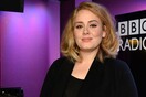H Αdele απαντά με "γαλλικά" στο BBC που την εγκάλεσε για την αθυροστομία της