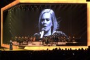Η Adele αφιέρωσε ολόκληρη συναυλία της στο πρώην ζεύγος Brangelina: "Είναι το τέλος μιας εποχής..."