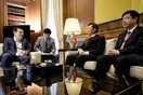 To εξευτελιστικό κόλπο που έκανε η κυβέρνηση, μέσα από 15 φωτογραφίες