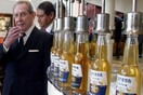 Ο δισεκατομμυριούχος «ιδρυτής» της μπίρας Corona δεν άφησε τελικά την περιουσία του στους κατοίκους του χωριού του (updated)