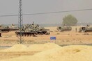 Ραγδαίες εξελίξεις στη Τουρκία - Τουρκικά άρματα στα σύνορα με τη Συρία