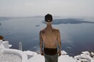 Το νέο βίντεοκλιπ του Justin Bieber ξεκινά με πλάνα από τη Σαντορίνη