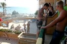 Balconing - Ανησυχία στην Ισπανία για τη μόδα με τους μεθυσμένους που πηδούν στην πισίνα από το μπαλκόνι