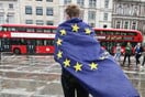 Το Βrexit συμπαρασύρει την Ευρώπη - Ο οίκος αξιολόγησης S&P υποβάθμισε το μακροπρόθεσμο αξιόχρεο της ΕΕ