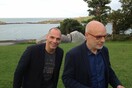 Ο Brian Eno και ο Γιάνης Βαρουφάκης τα έχουν βρει σε πολλά― ακόμη και στα μουσικά