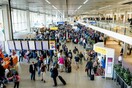 Σύλληψη άντρα στο αεροδρόμιο του Άμστερνταμ που μετέφερε δηλητηριώδη φίδια και κατσαρίδες στo σακίδιό του