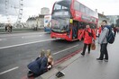 Oι στιγμές πανικού στο Λονδίνο αμέσως μετά την επίθεση - ΣΚΛΗΡΕΣ ΕΙΚΟΝΕΣ