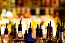 Το ΣΔΟΕ εντόπισε εκατοντάδες φιάλες ποτών-«μπόμπες» σε επιχείρηση στο Περιστέρι