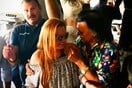 O Ψινάκης διασκεδάζει με την Λίντσεϊ Λόχαν στο Nammos στη Μύκονο - ΒΙΝΤΕΟ
