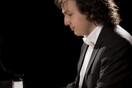 Αυτός είναι ο Έλληνας 28χρονος πιανίστας με το ασυνήθιστο ταλέντο, που διαπρέπει στη Γερμανία