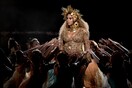 Η Beyonce στη σκηνή σαν Θεότητα στην πρώτη της εμφάνιση μετά την ανακοίνωση της εγκυμοσύνης