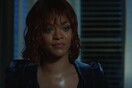 H Rihanna μεταδίδει και σχολιάζει στο Instagram την εμφάνιση της στο prequel του «Ψυχώ» και ντρέπεται για την ερωτική της σκηνή