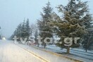 Λαμία: 35 λεωφορεία που είχαν εγκλωβιστεί στην εθνική συνεχίζουν το ταξίδι τους