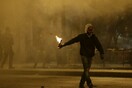 Νέες επιθέσεις με μολότοφ σε διμοιρίες των ΜΑΤ, στα Εξάρχεια