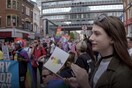 «Παρακολουθώντας τον γιο μου να μεταμορφώνεται σε γυναίκα»