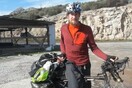 Chris Pembroke: Ο μοναχικός ποδηλάτης που αναζητεί την Ιθάκη του