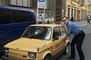 Πολωνοί θαυμαστές του Τομ Χανκς του έστειλαν δώρο ένα vintage Fiat