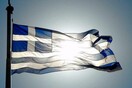 Πάτρα: Άγνωστοι δράστες έκαψαν ελληνικές σημαίες