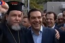 Η επική ατάκα ιερέα στον Τσίπρα για να βγάλουν μαζί φωτογραφία: «Ήθελα αναμνηστικό με έναν ακροαριστερό»