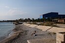 Γιατί λέει νεξτ στοπ; Εγώ, αν πάω στο Λονδίνο, θα το έχουν και στα ελληνικά;