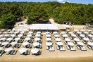 «Λουκέτο» σε ένα από τα πιο γνωστά beach bar της Χαλκιδικής για μη έκδοση αποδείξεων