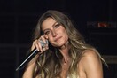 Η Ζιζέλ ξέσπασε σε δάκρυα λίγο πριν τραγουδήσει το «Imagine» του Τζον Λένον σε μουσικό φεστιβάλ