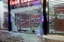 Σοβαρά επεισόδια στο Σύνταγμα στην πορεία για την Ηριάννα- Διαδηλωτές έσπασαν βιτρίνες στην Ερμού