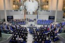 Πυρά εναντίον Σόιμπλε στη γερμανική βουλή- Οι Χριστιανοδημοκράτες εξήραν την πρόοδο στην Ελλάδα