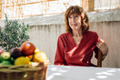 Μια αγνή κουβέντα με την Gail Holst και βλέπεις αλλιώς την ελληνική μουσική και τους πρωταγωνιστές της