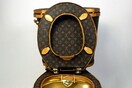 Η πανάκριβη, πολυτελής τουαλέτα Louis Vuitton είναι γεγονός