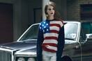 Η Lana Del Rey σταματά να χρησιμοποιεί την σημαία των ΗΠΑ και ανάλογους συμβολισμούς λόγω Τραμπ