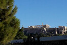 Απολαμβάνοντας έναν περίπατο στο κέντρο