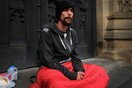O άστεγος «ήρωας» της επίθεσης στο Μάντσεστερ κατηγορείται τώρα για κλοπές σε βάρος θυμάτων