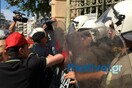 Πορεία της ΠΟΕΔΗΝ στη Θεσσαλονίκη - Επεισόδια έξω από το υπουργείο Μακεδονίας Θράκης