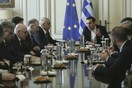 Τσίπρας σε τραπεζίτες: Προστατεύστε τους αδύναμους και στηρίξτε τα νοικοκυριά