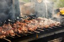 36 κιλά ακατάλληλο κρέας βρέθηκαν σε οβελιστήρια του Πειραιά