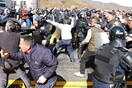 Έσπασαν και έκαψαν τα διόδια - Πεδίο μάχης δρόμοι στην Αλβανία