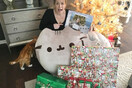 Ο Μπιλ Γκέιτς έγινε ο «Secret Santa» μιας γυναίκας στο Reddit που λατρεύει τις γάτες και τα δώρα ήταν επικά