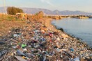 O Άγιος Παντελεήμονας, η παραλία του ΣΕΦ και τo Μοναστηράκι